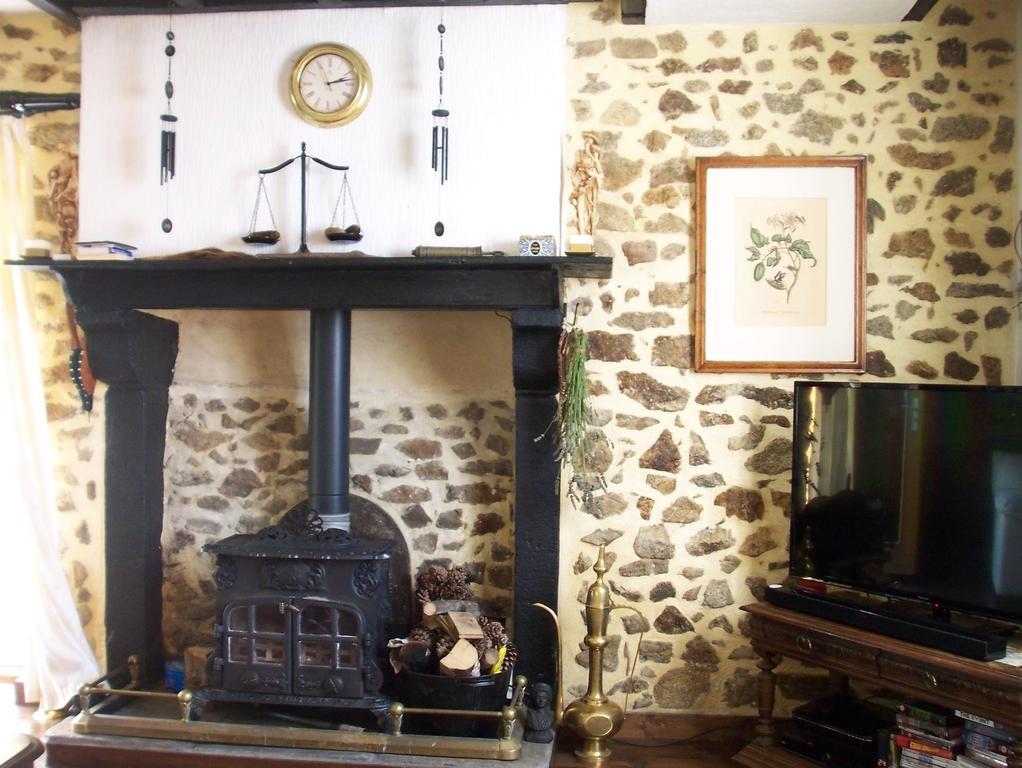 La Chataigne Doree Saint-Pierre-de-Fursac 外观 照片